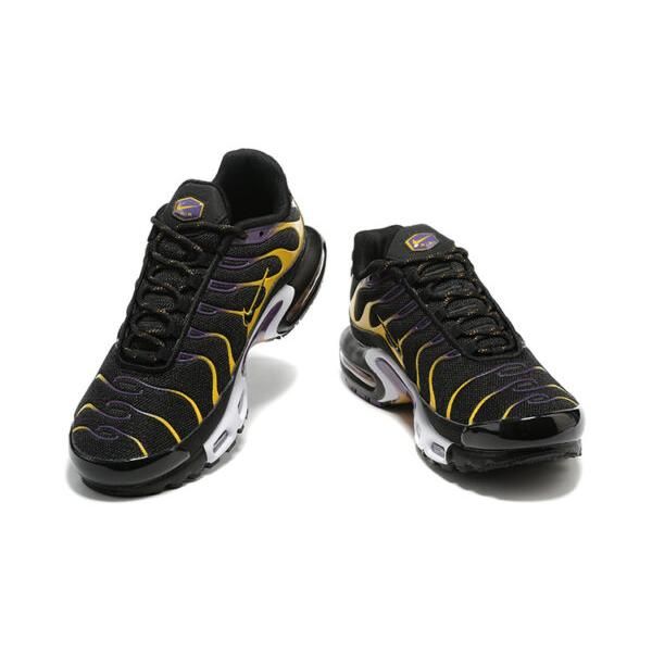 AIR MAX PLUS TN ‘UNIVERSITY GOLD VIOTECH PURPLE’